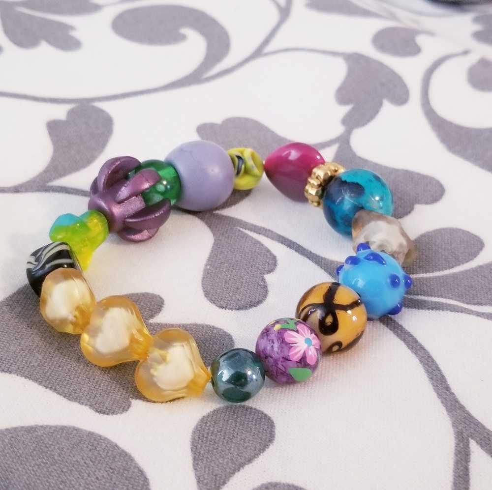 Handmade Colorful Stretch Bracelet - Picture 2 of 3